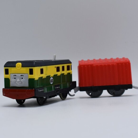 Philip 68 and Cargo Car Trackmaster Battery Operated Train Thomas & Friends 2013 - Picture 2 of 12